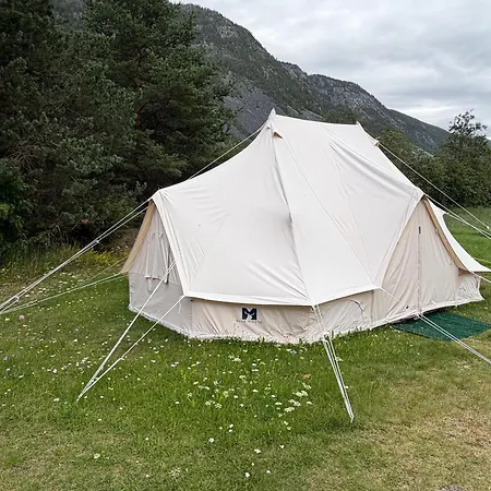 Jorundgard Vikingcamp Sel